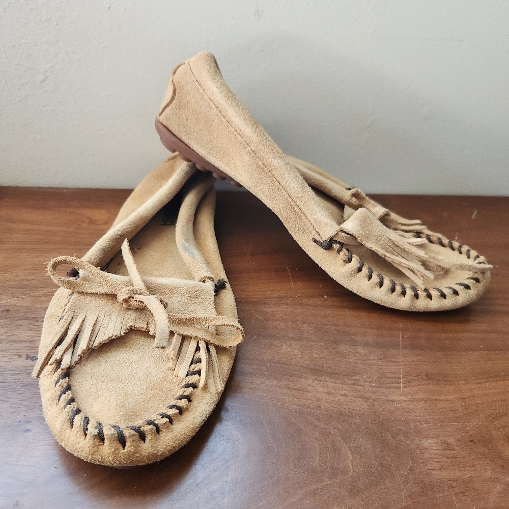 Minnetonka Tan Suede Leather Moccasin Shoes Slip On 7.5